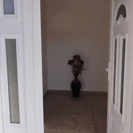 In 51811 * Τρογκίρ